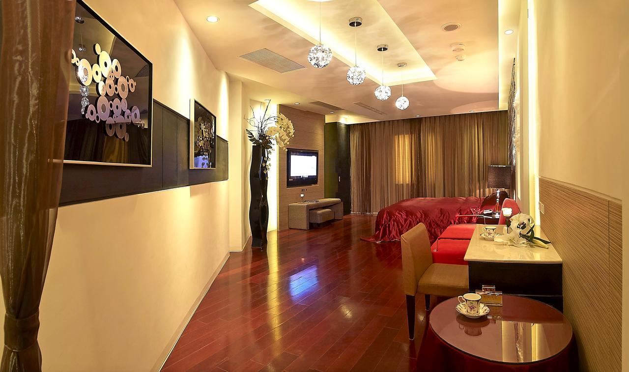 Qi Hai Motel Zhunan Ngoại thất bức ảnh