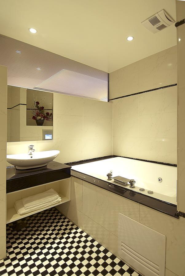 Qi Hai Motel Zhunan Ngoại thất bức ảnh