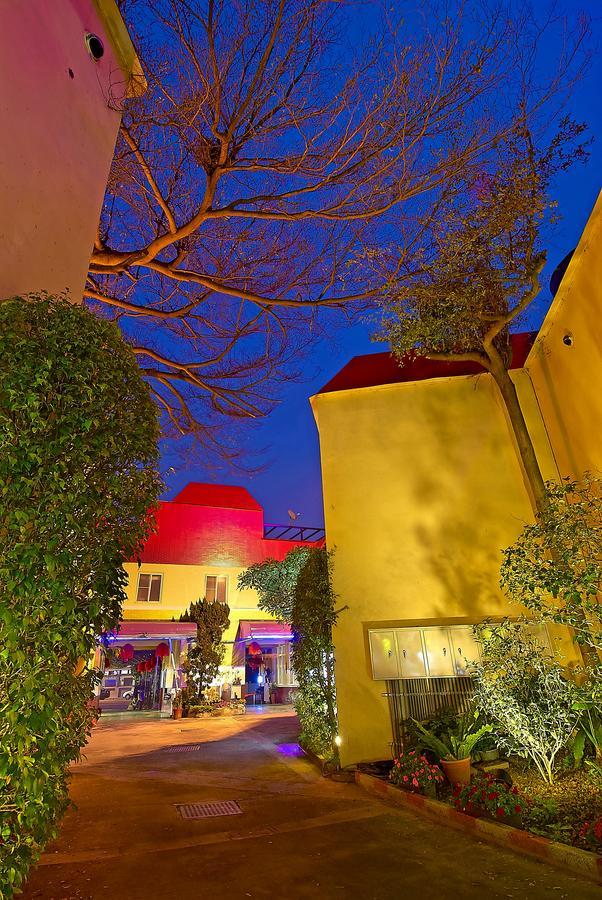 Qi Hai Motel Zhunan Ngoại thất bức ảnh